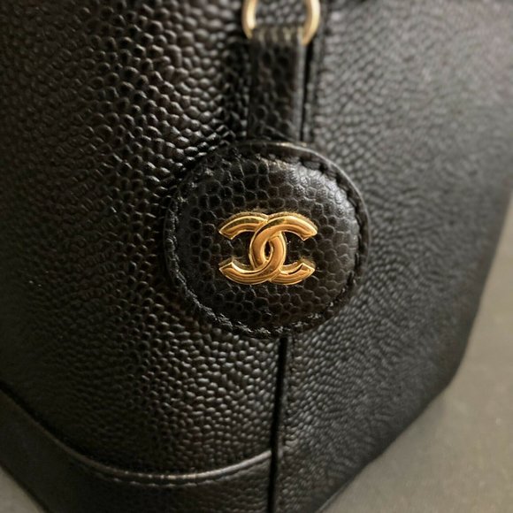 Nearly unused Chanel Caviar Timless Vanity - Picture 6 of 9